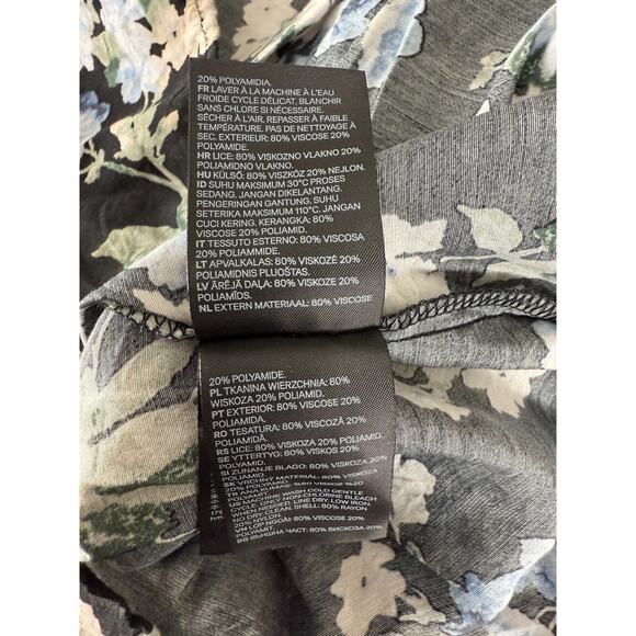 H&M Sz L Dark Floral Ruffle Blouse V-Neck Top Black Cottagecore - Picture 7 of 8